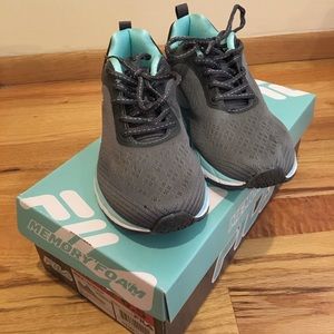 BRAND NEW Fila women’s memory foam sneakers